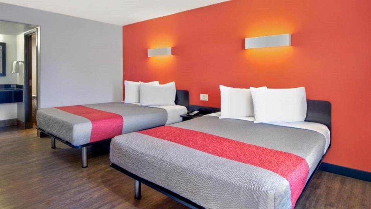 6 Motel 2*